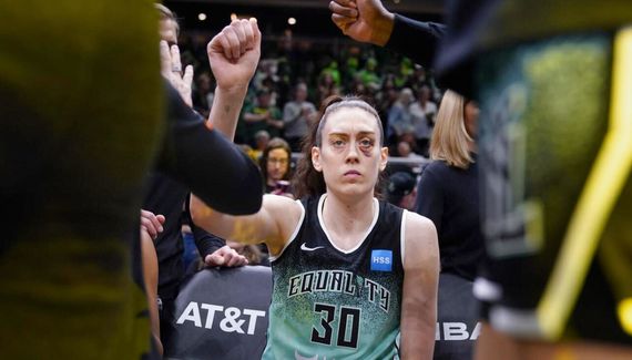 It’s the knee, Breanna Stewart could be absent for a few weeks