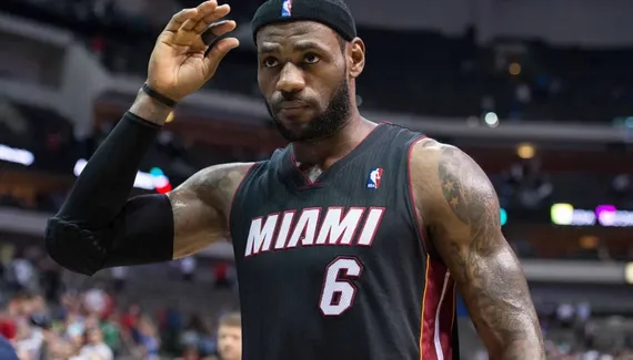 Thip Main Holds Thip Pleady Guils