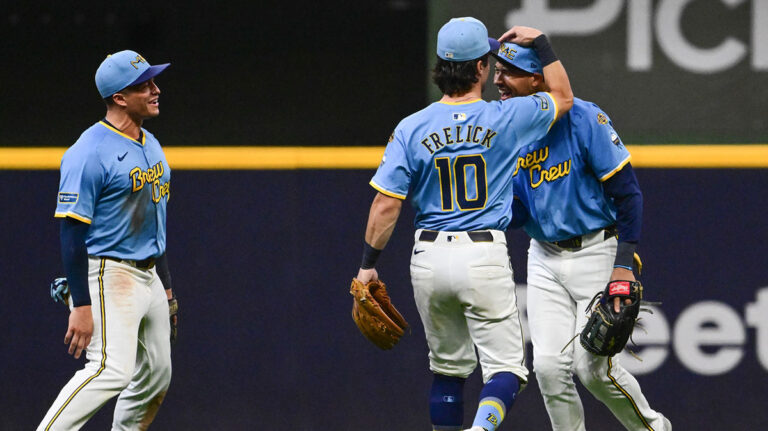 Pat Murphy gives Milwaukee “magical” label in the middle of a warm stripe