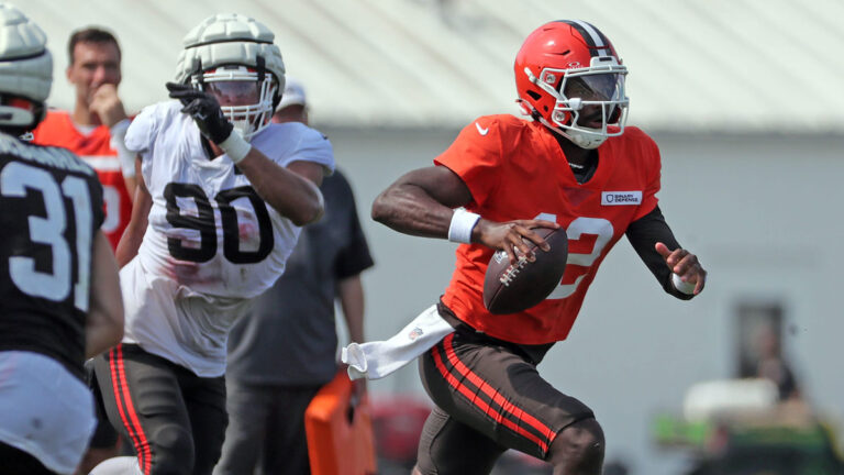Shedeur Sanders dealing with ‘hands color’