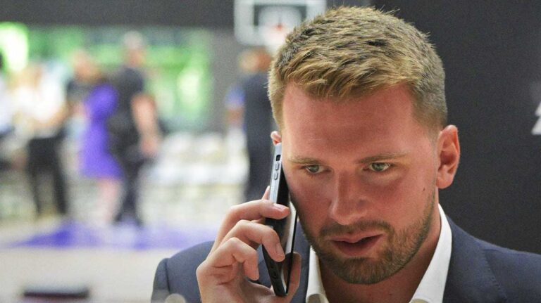 Luka Doncic saw jams at the Bockstreet Boys concert