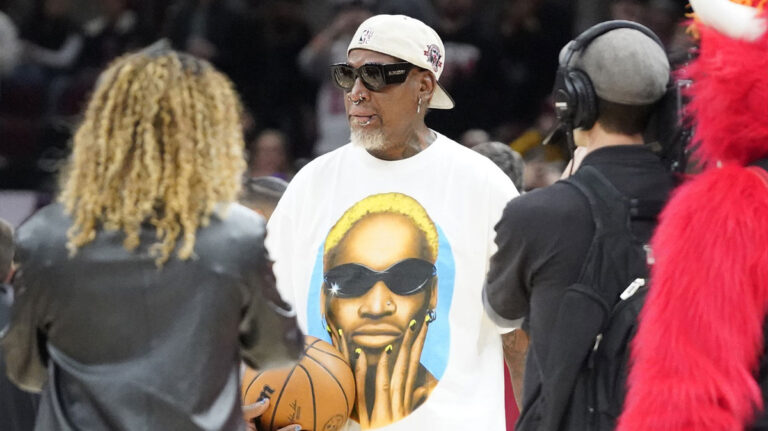Dennis Rodman doesn’t want Kobe Briant to forget about the Cozy’s discussion