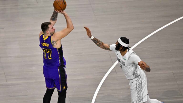 Anthony Davis, Luka Dončić are players to watch 2025-26, Stephen A. says