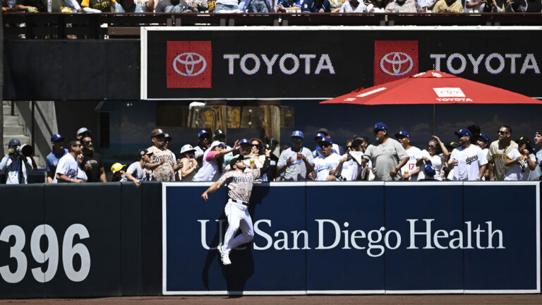 Ramon Laureno Robs Teoscar Hernandez of Grand Slam