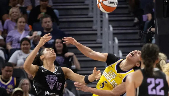 Janelle Salaun and Walkeriri radiate against the sun