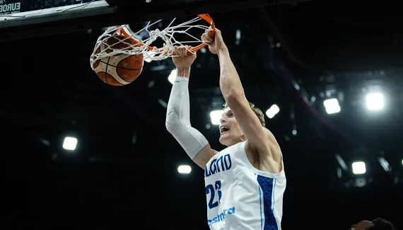 Lauri Markanen in “Michael Jordan” mode vs. Great Britain