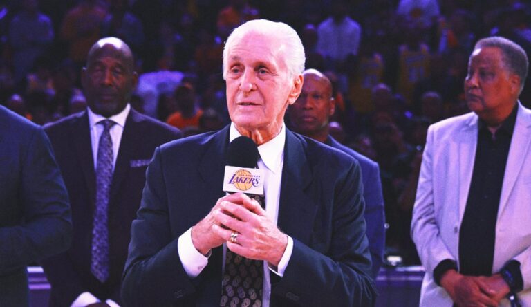 Lakers to discover the statue of the former coach Pat Riley before the game against Celtic