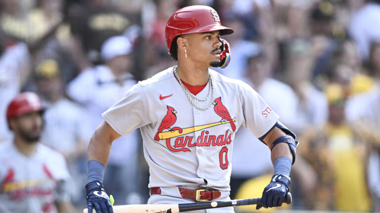 Masin Vinn to continue to play after diagnosis tearing meniscus