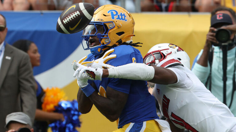 Watch this amazing touchdown vs. Louisville