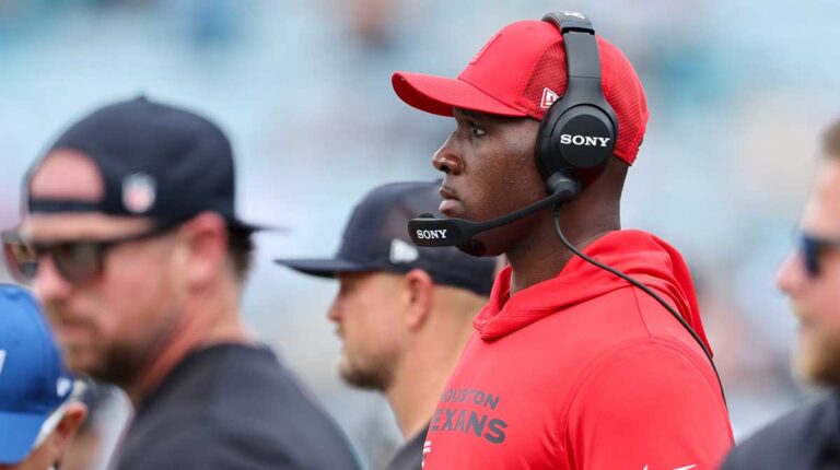 Demeco Ryans clarifies the sydelines the moment during the loss of the jaguar