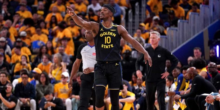 Jimmy Butler asks the team “What’s going on” from Jonathan Kuminga