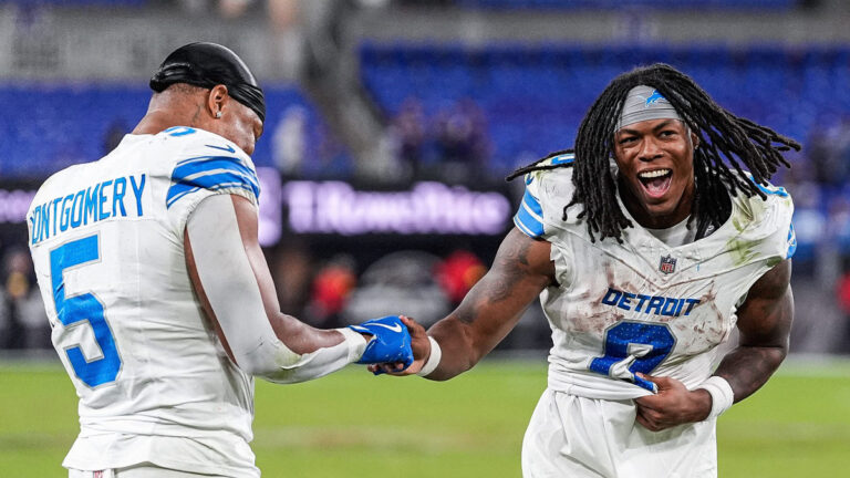 David Montgomery, Jahmir Gibbs signs Poster Sonic & Knuckles