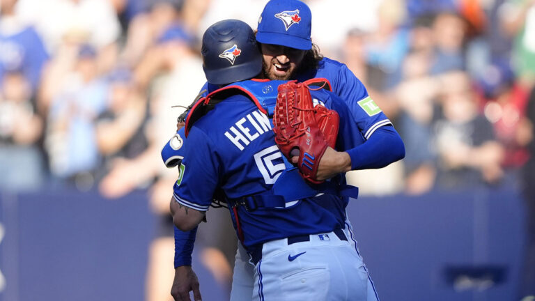 Kevin Gaussman gets loud ovations after the astros closure