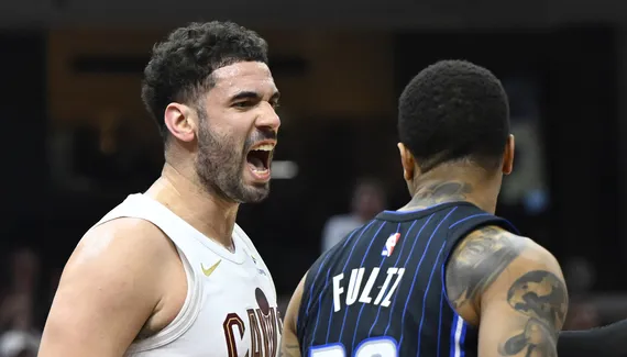 Georges Niang already on the insertic clinic