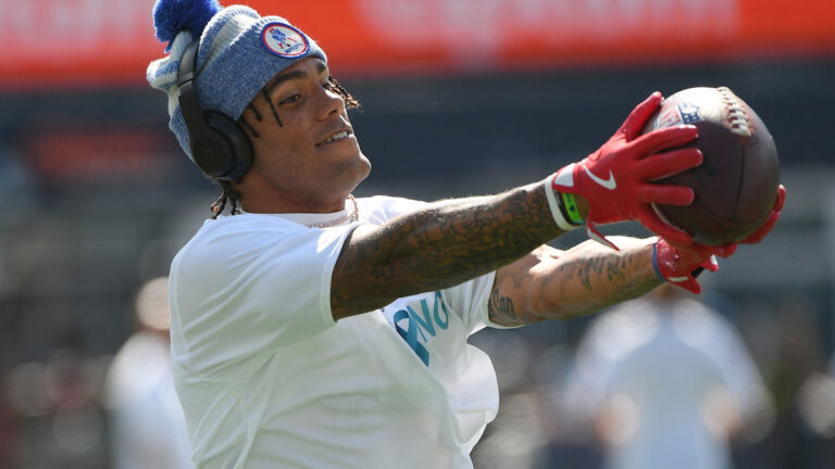 Christian Gonzalez Back to Report on Hampon Problems