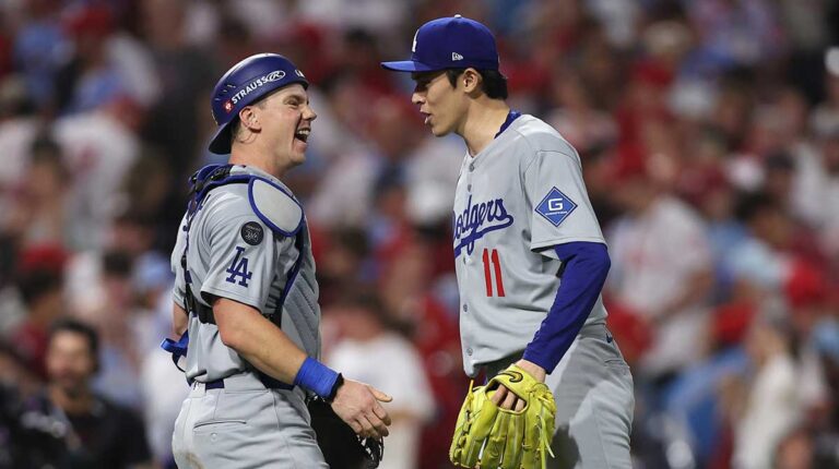 Roki Sasaki seems to be closer to new Dodgers, but Dave Roberts won’t tell you that