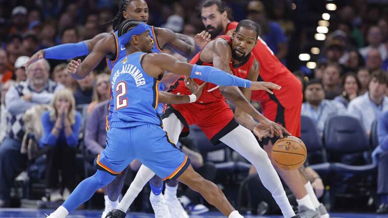 Kevin Durant’s wild finish to his Rockets debut against the Thunder has fans in awe