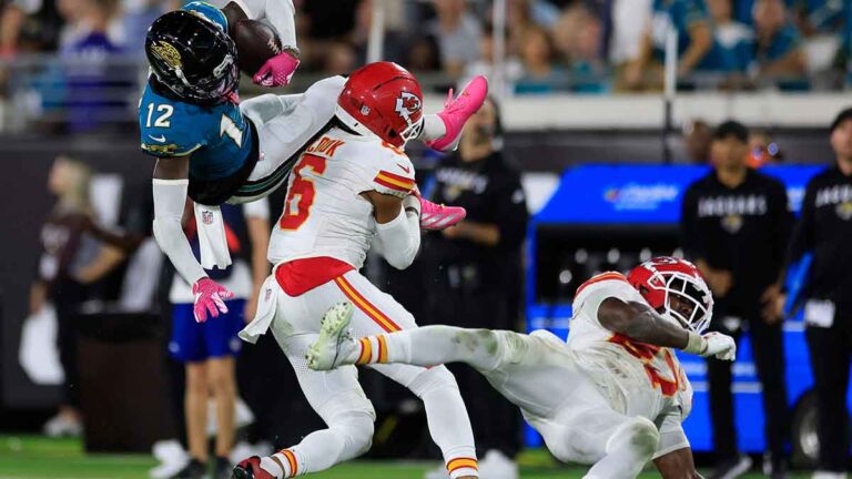 Fans explode after the stunning ending of the chiefs-jaguara MNF