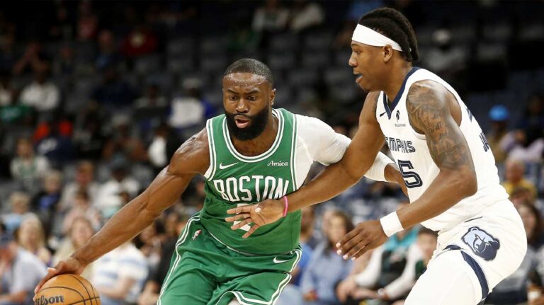 Jailen Brown Boot Vince Villiams Jr. In the heated moment