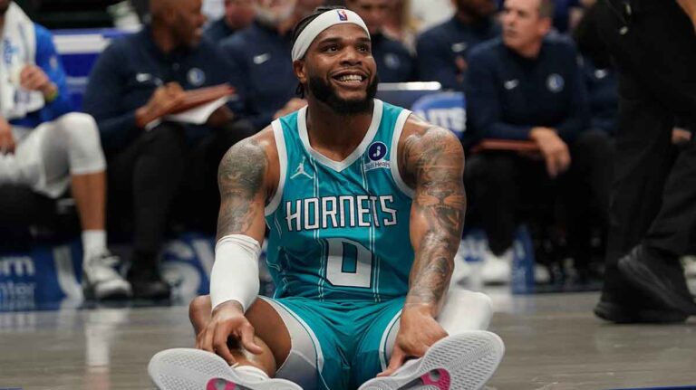 Miles Bridges dunks on LaMelo Ball’s lob