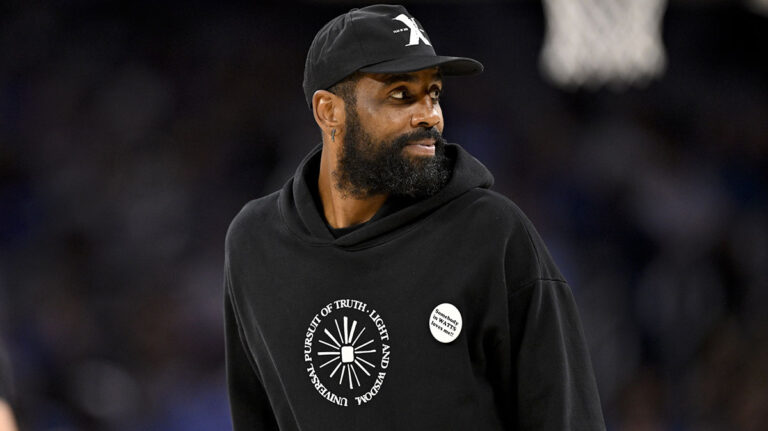 Kyrie Irving works out during Dallas practice