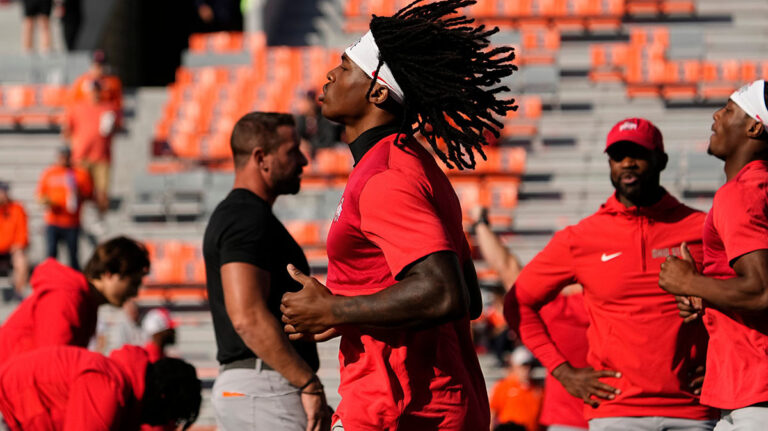 Jeremiah Smith suffers injury frightening during Illinois games