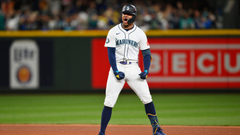 Julio Rodriguez becomes real on sending a crowd in “absolute chaos”