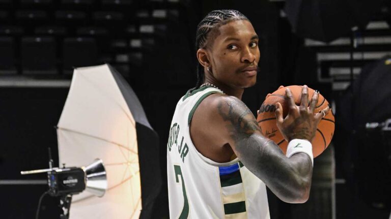 Kevin Porter Jr. leaves the opening night against the Wizards with a sprained ankle