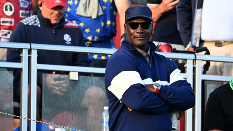Michael Jordan opens the break with a hilarious story about the Ryder Cup