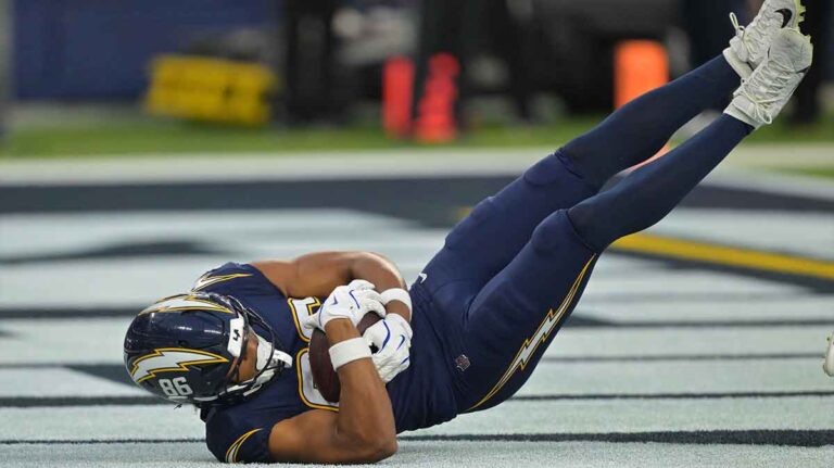 Oronde Gadsden ends a nearly 10-year drought in Los Angeles in TNF against the Vikings