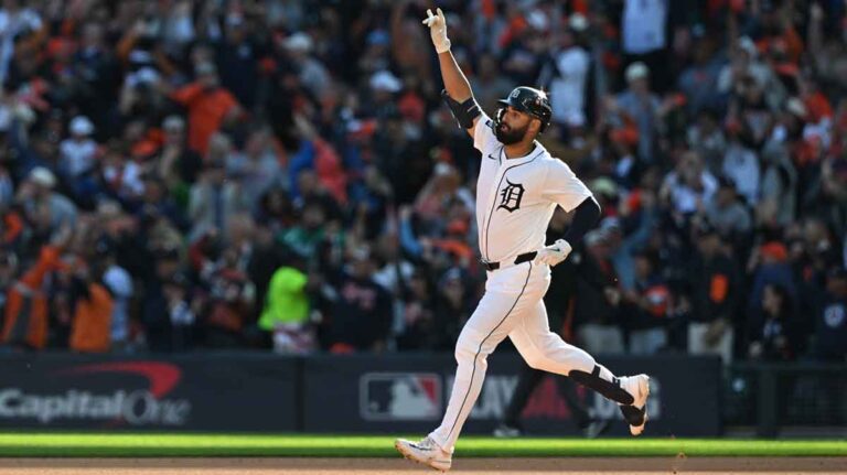 Detroit Conssives Feat for for the first time since 1968. years in Igri 4