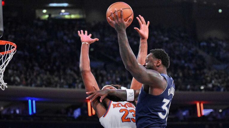 Fans clown Mitchell Robinson for season-opening workload management day