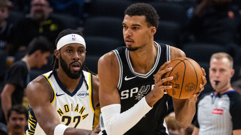 Victor Vembaniama does not even leave the land for wild traffic slam