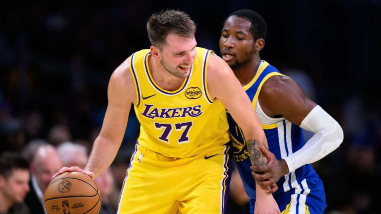 Fans react to Jonathan Cumminga’s stellar performance against the Lakers