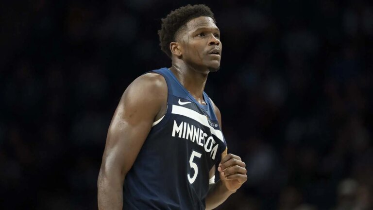 Anthony Edwards, Donte DiVincenzo combine for a big dunk