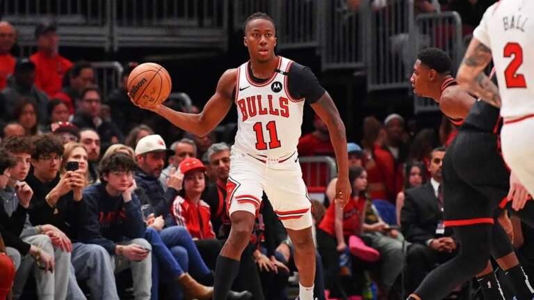 Why the Bulls look different without Ayo Dosunmu in a loss to/against the 76ers
