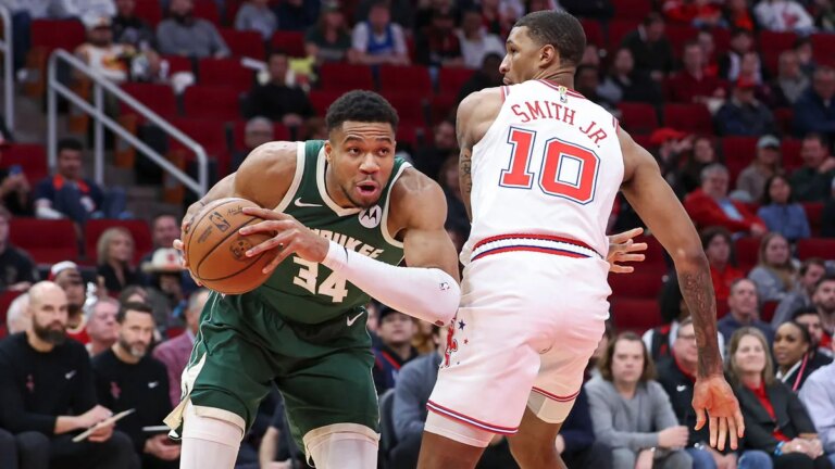 Is Giannis Antetokounmpo playing today? Bucks injury report vs