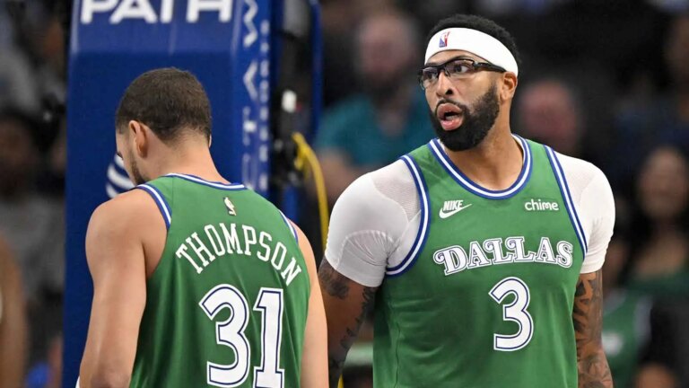 Klay Thompson was ruled out and Anthony Davis sat out the game against the Clippers