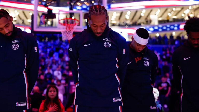 Does Kawhi Leonard finally bounce back from his injury against the Cavs?