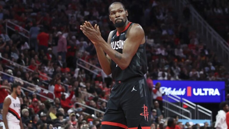Kevin Durant leads the Blazers with 30 points