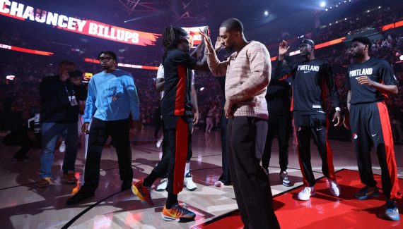 Damian Lillard, absent from the court, but in the heart of the new Blazers