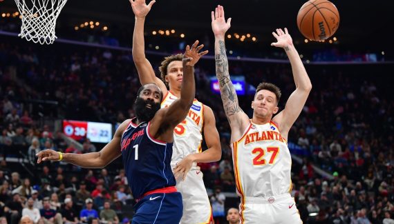 Whit Krejci plays the game of his life to beat the Clippers