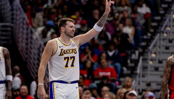 While they wait for LeBron, the Lakers bounce back against the Pelicans