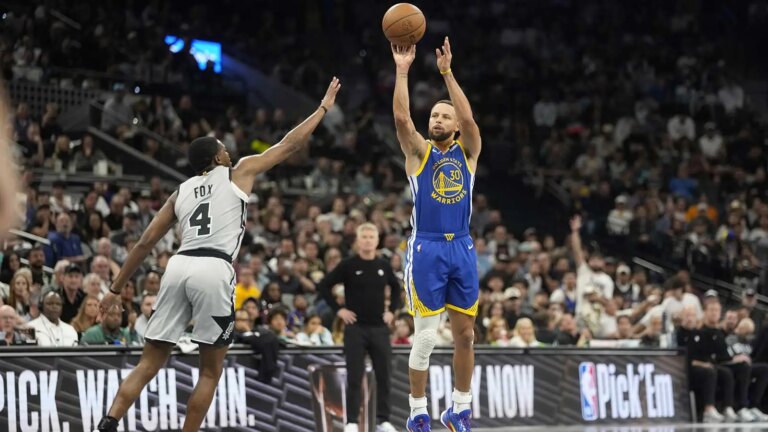Stephen Curry ties Michael Jordan’s record with 49 points against the Spurs