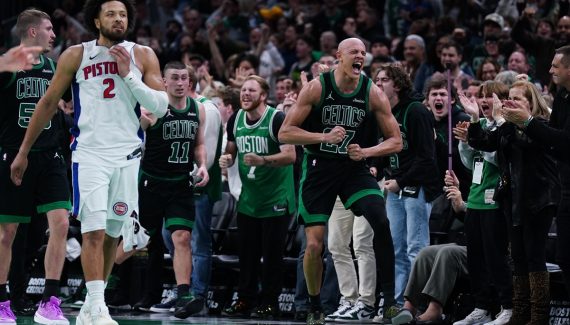 The Celtics ended the winning streak of the Pistons!