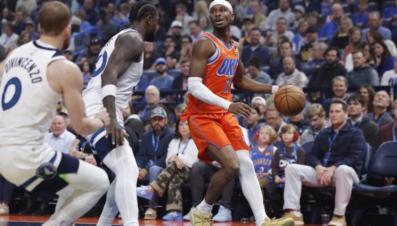 Shai Gilgeous-Alexander tries hard to beat the Wolves