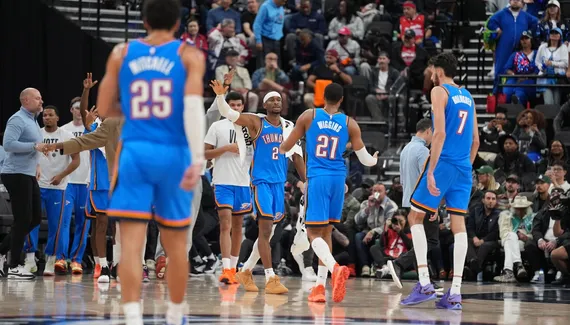 The Thunder continue their perfect start to the season against the Clippers