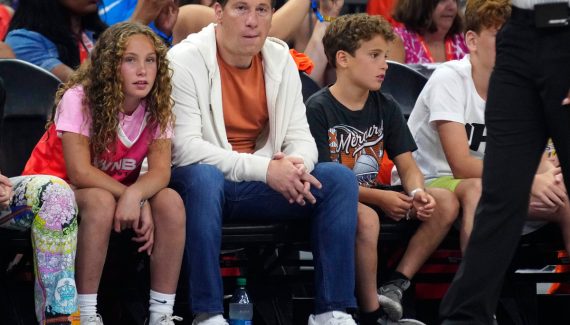 Mat Ishbia is still at war with the minority owners of the Suns