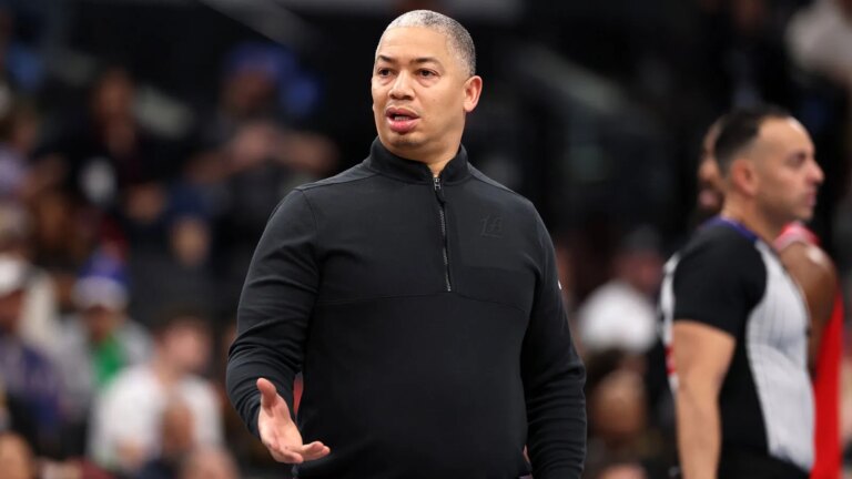 Tyronn Lue talks about the rumors he and Chris Paul didn’t talk about