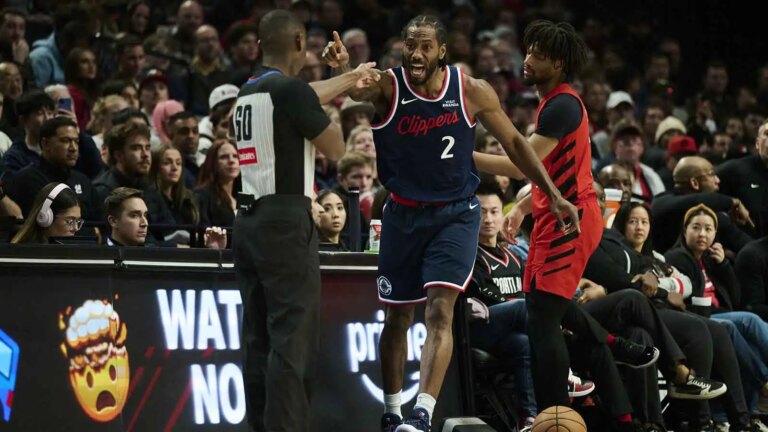 Kawhi Leonard puts Donovan Clingan on the poster with a monster slam